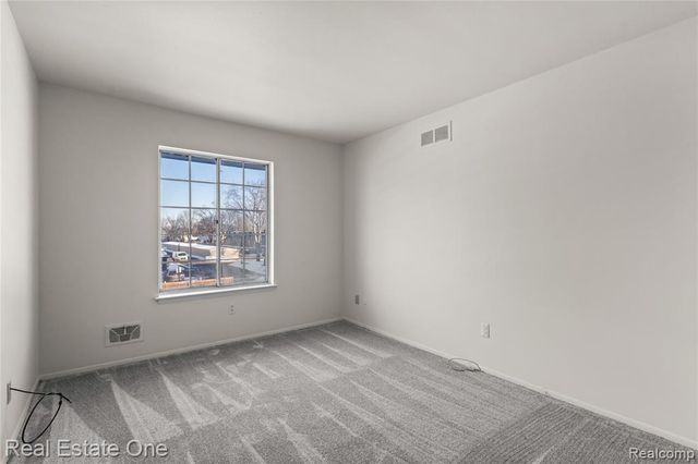 30268 Southfield Road 226, Southfield, MI 48076