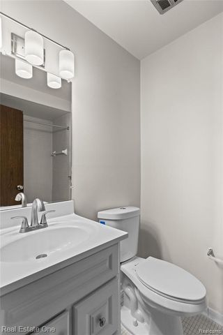 30268 Southfield Road 226, Southfield, MI 48076