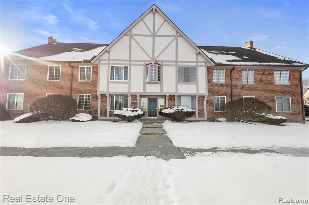 30268 Southfield Road 226, Southfield, MI 48076