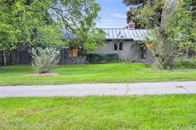 895 Rowe Road, Milford Charter Township, MI 48380