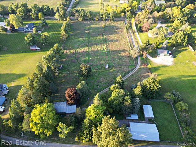 895 Rowe Road, Milford Charter Township, MI 48380