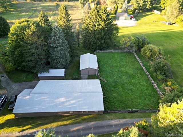 895 Rowe Road, Milford Charter Township, MI 48380