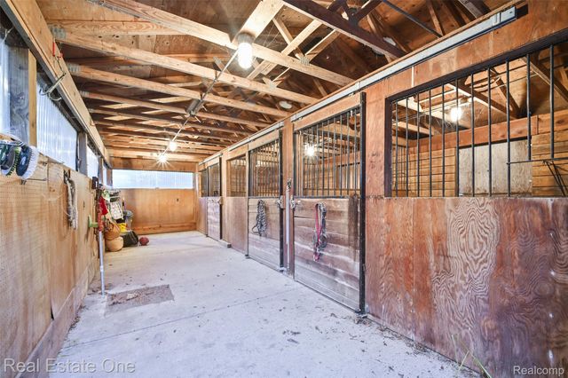 895 Rowe Road, Milford Charter Township, MI 48380