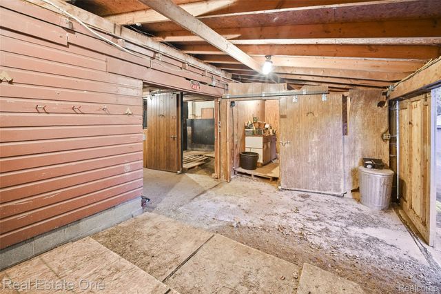 895 Rowe Road, Milford Charter Township, MI 48380