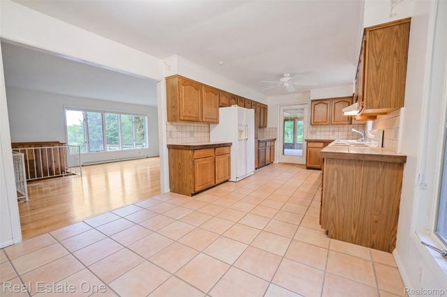 895 Rowe Road, Milford Charter Township, MI 48380