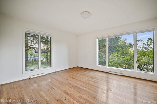895 Rowe Road, Milford Charter Township, MI 48380