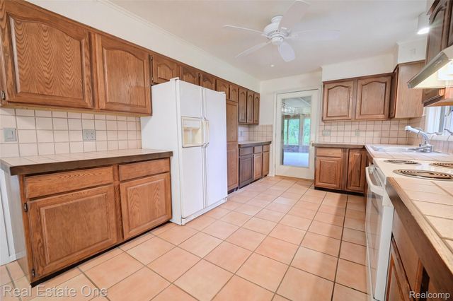895 Rowe Road, Milford Charter Township, MI 48380