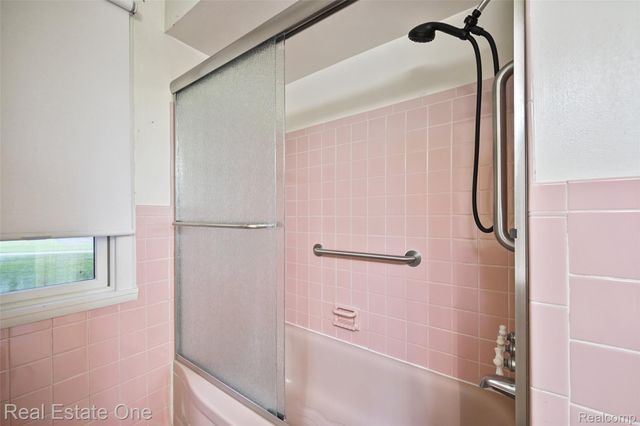 895 Rowe Road, Milford Charter Township, MI 48380