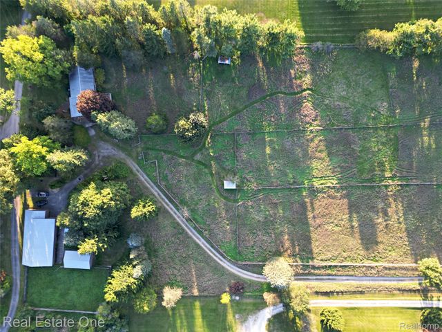 895 Rowe Road, Milford Charter Township, MI 48380