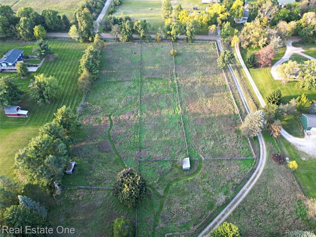 895 Rowe Road, Milford Charter Township, MI 48380