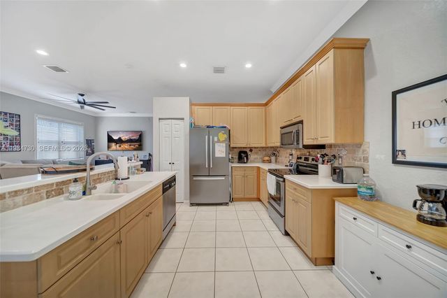 1531 SW 194th Ter, Pembroke Pines, FL 33029