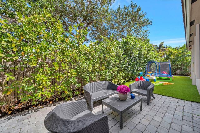 1531 SW 194th Ter, Pembroke Pines, FL 33029