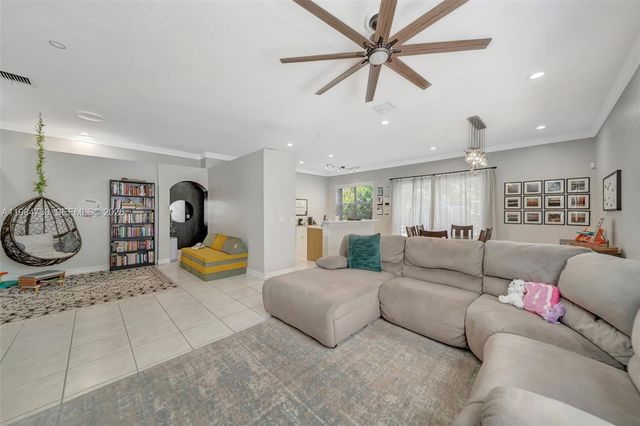 1531 SW 194th Ter, Pembroke Pines, FL 33029