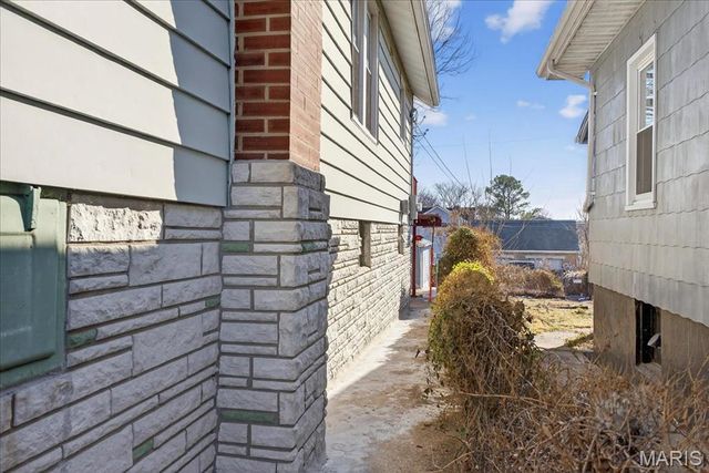 4348 Chippewa Street, St Louis, MO 63116