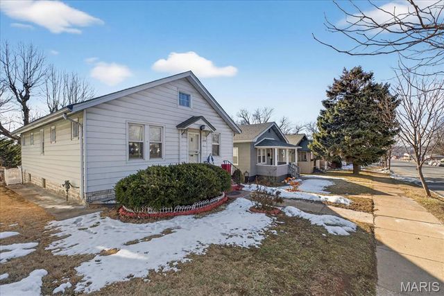 4348 Chippewa Street, St Louis, MO 63116