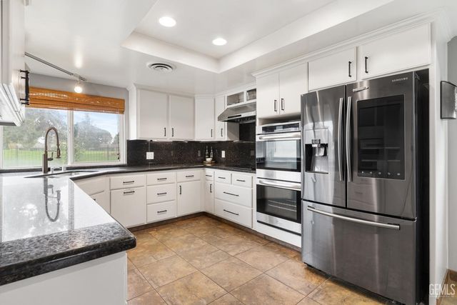 6508 Landfair Drive, Bakersfield, CA 93309