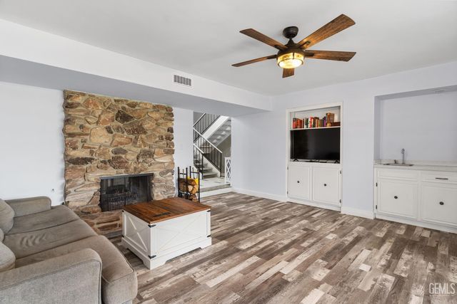 6508 Landfair Drive, Bakersfield, CA 93309