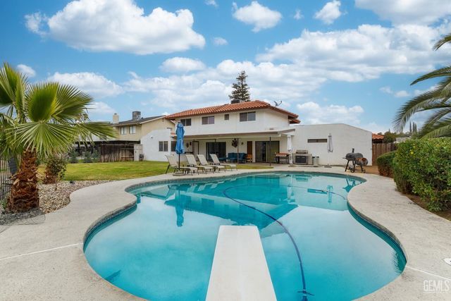 6508 Landfair Drive, Bakersfield, CA 93309