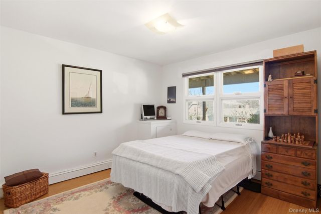 6 Laurel Way, Sea Cliff, NY 11579