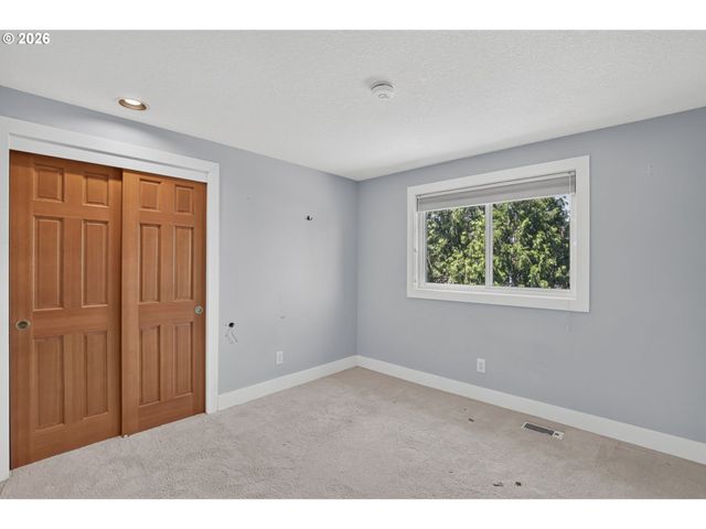 16217 Nw BARKTON Ct, Beaverton, OR 97006