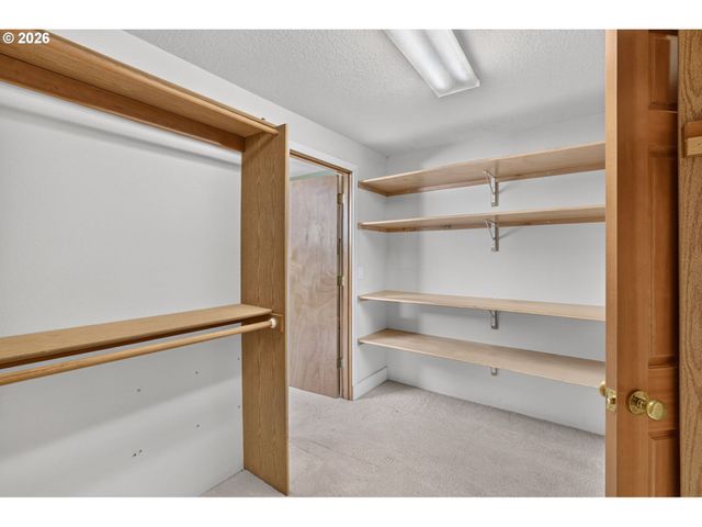 16217 Nw BARKTON Ct, Beaverton, OR 97006