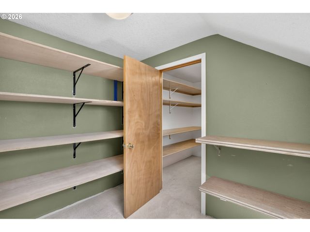 16217 Nw BARKTON Ct, Beaverton, OR 97006