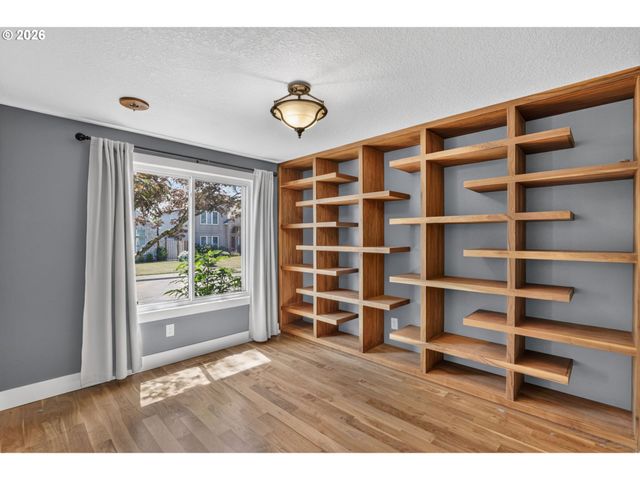 16217 Nw BARKTON Ct, Beaverton, OR 97006