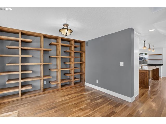 16217 Nw BARKTON Ct, Beaverton, OR 97006
