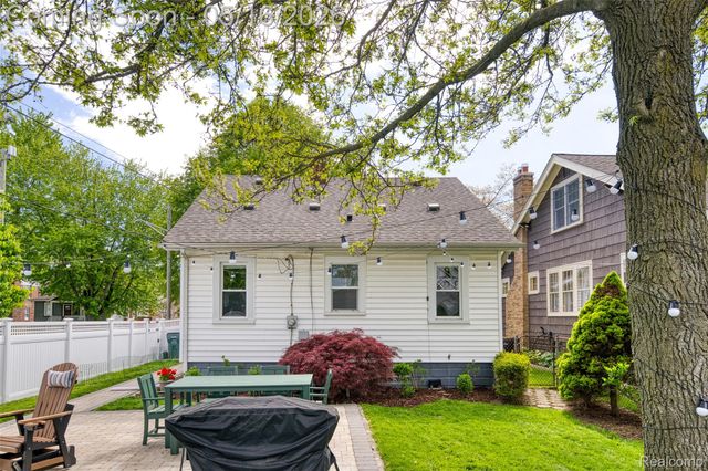 202 S Connecticut Avenue, Royal Oak, MI 48067