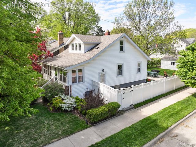 202 S Connecticut Avenue, Royal Oak, MI 48067