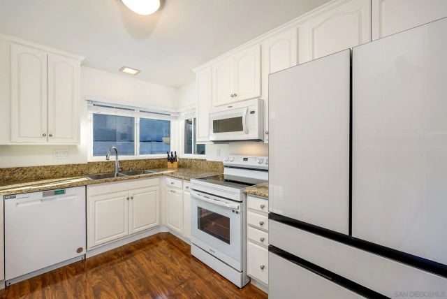 9877 Paseo Montril, San Diego, CA 92129