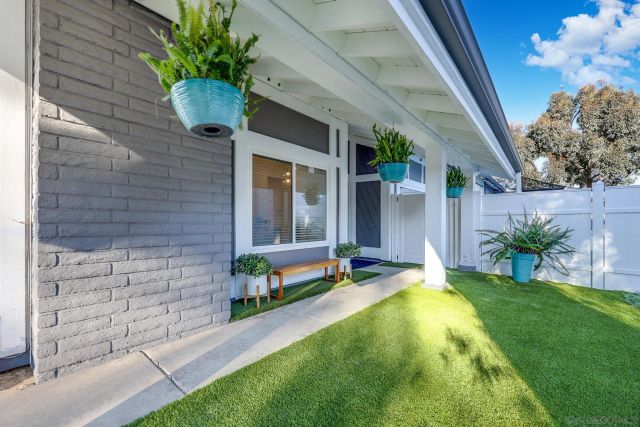 9877 Paseo Montril, San Diego, CA 92129