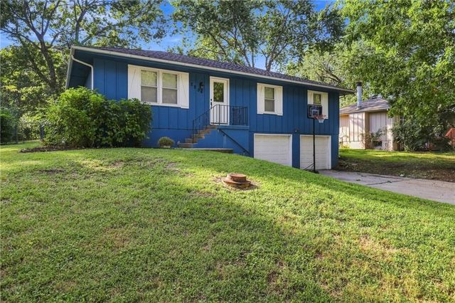 2206 S Park Avenue, Oak Grove, MO 64075