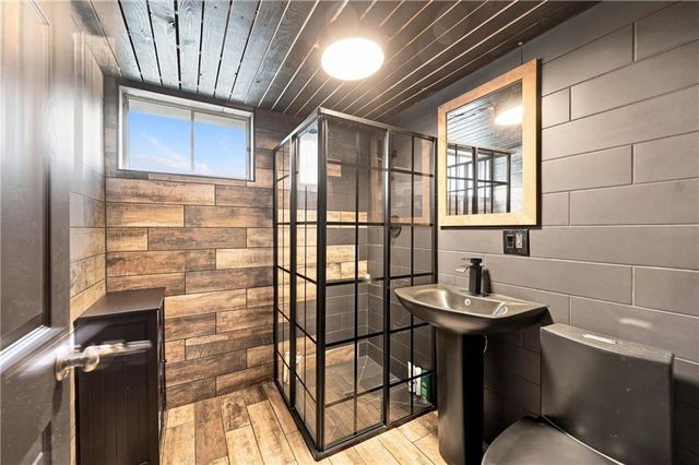 2206 S Park Avenue, Oak Grove, MO 64075
