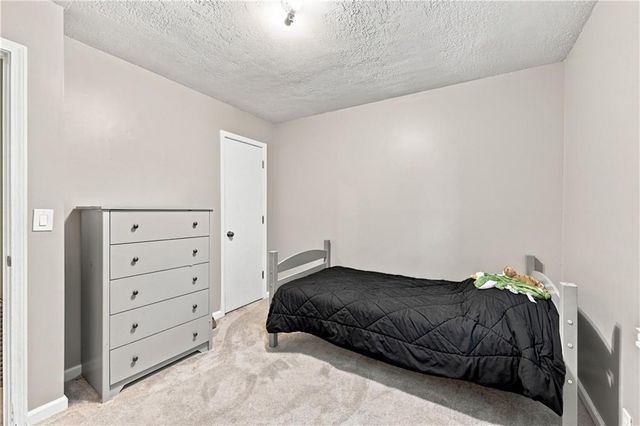 2206 S Park Avenue, Oak Grove, MO 64075