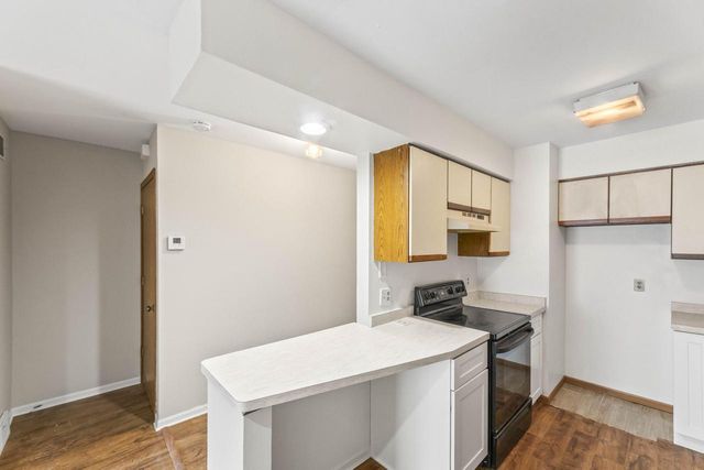 805 S Imperial DRIVE, Hartland, WI 53029