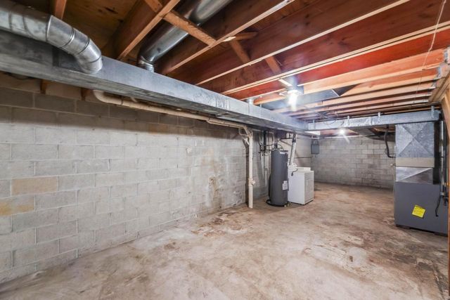 805 S Imperial DRIVE, Hartland, WI 53029