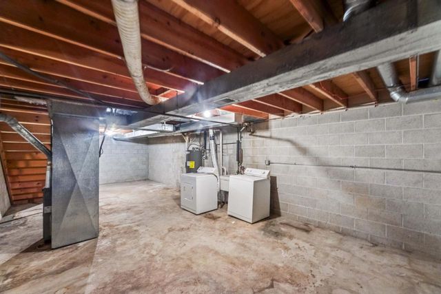 805 S Imperial DRIVE, Hartland, WI 53029