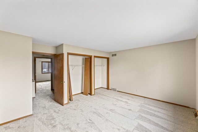 805 S Imperial DRIVE, Hartland, WI 53029