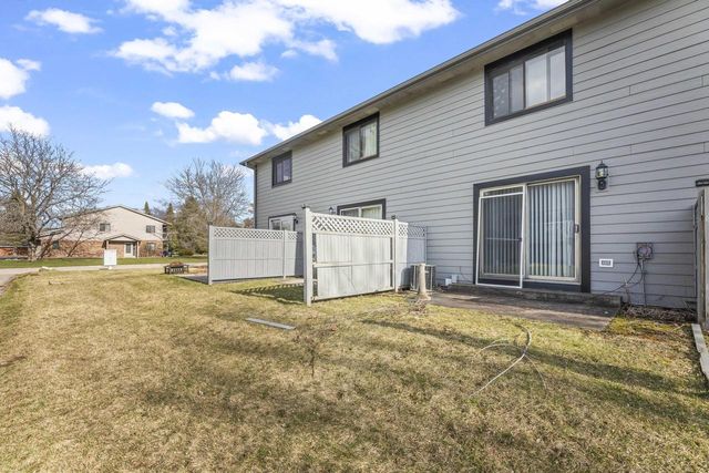 805 S Imperial DRIVE, Hartland, WI 53029