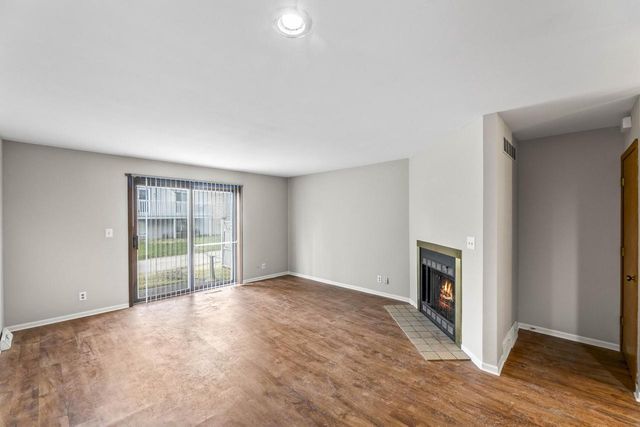 805 S Imperial DRIVE, Hartland, WI 53029