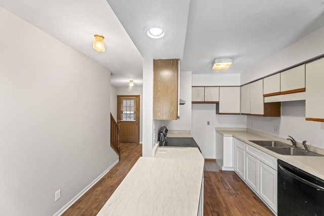 805 S Imperial DRIVE, Hartland, WI 53029