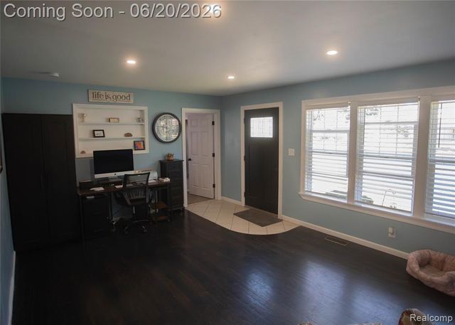 20322 Melvin Street, Livonia, MI 48152