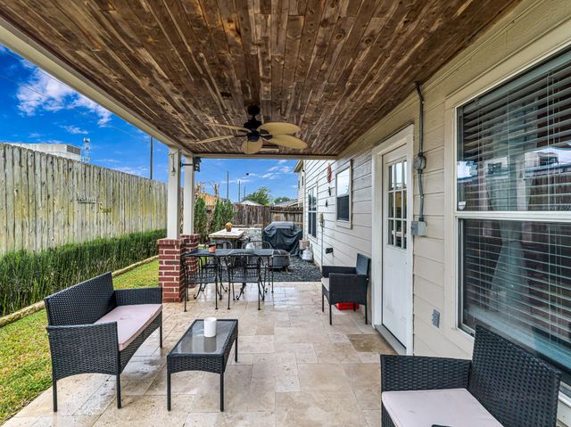 14603 Alannah Lagoon Court, Houston, TX 77083