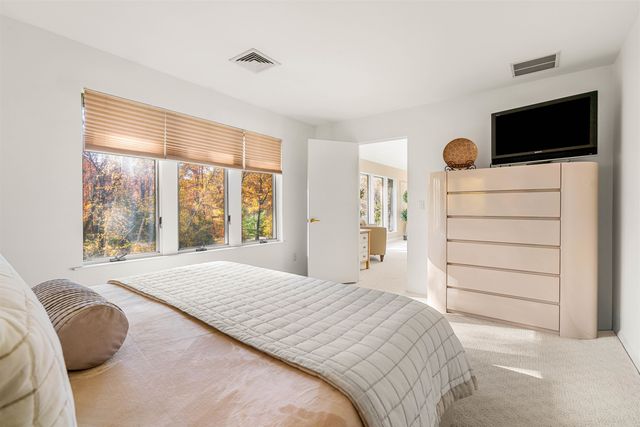 50 Page Lane, Hampstead, NH 03841