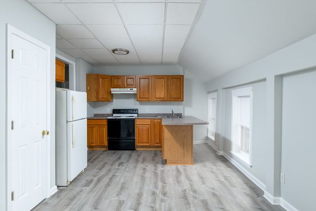 537 Main St, Sturbridge, MA 01518