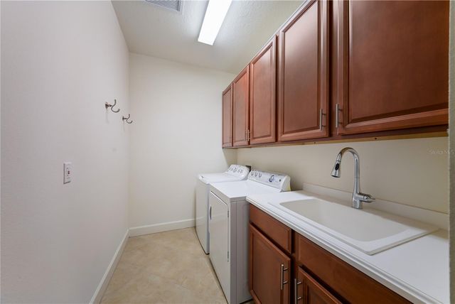 5811 CAVANO DRIVE, Sarasota, FL 34231