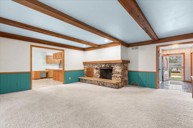 7525 N Redwood ROAD, Glendale, WI 53209