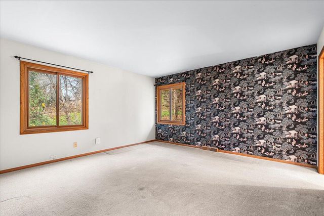 7525 N Redwood ROAD, Glendale, WI 53209