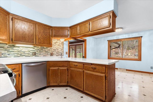 7525 N Redwood ROAD, Glendale, WI 53209